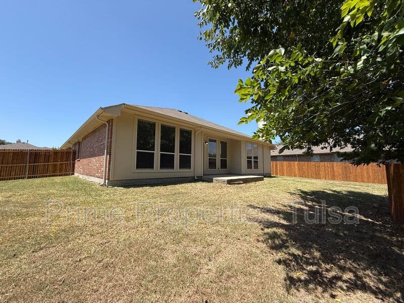 Rockwall House: 2110 Gleaner Drive