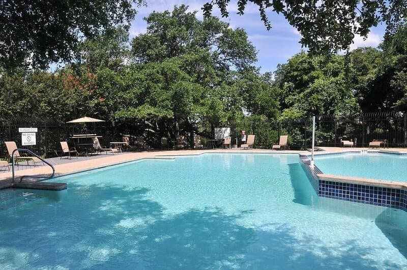 Austin Condo: 1015 E Yager Ln