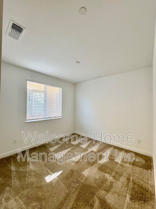Brentwood House: 1945 Chandler Drive