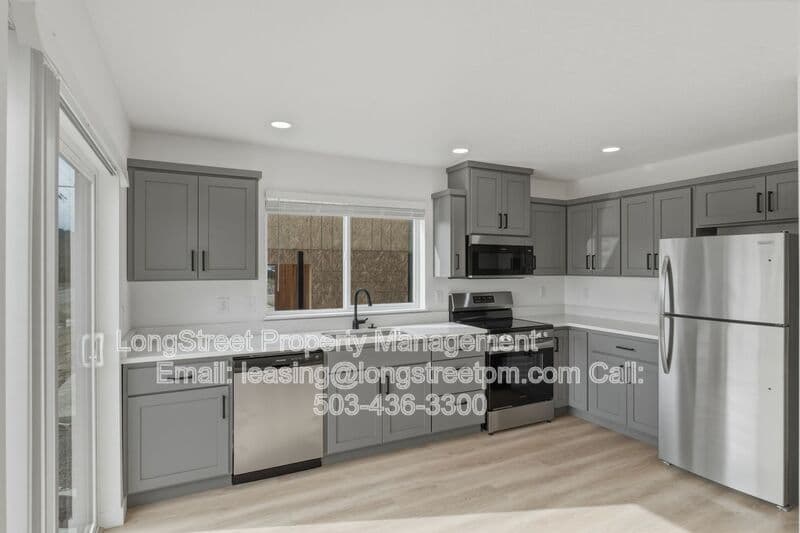 Philomath Townhome: 800 S 19th St