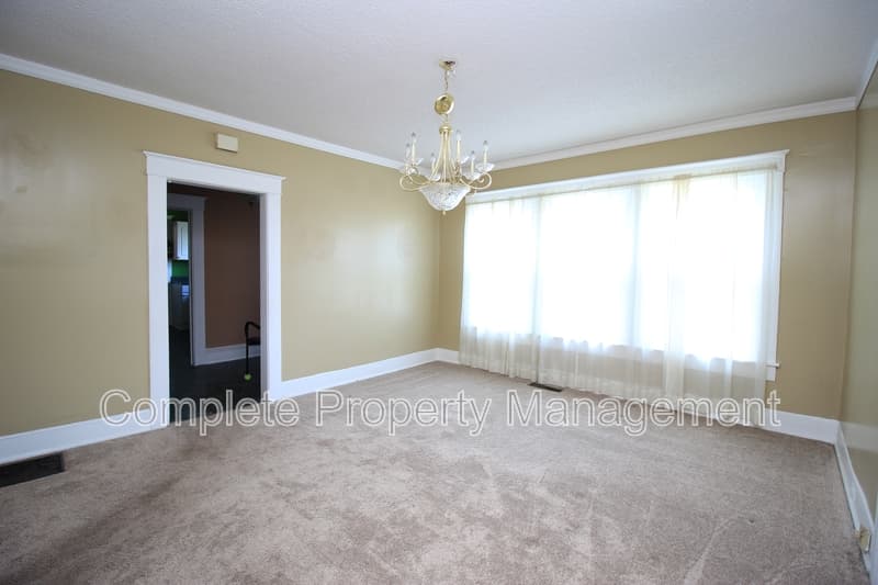 Fairfield House: 4629 Debardeleben Avenue