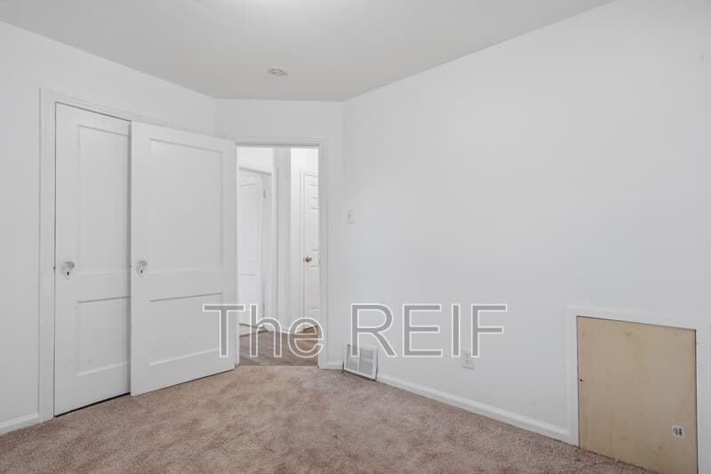 Detroit House: 20200 McCormick Street