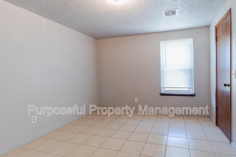 Oklahoma City House: 930 Southwest 63rd Street