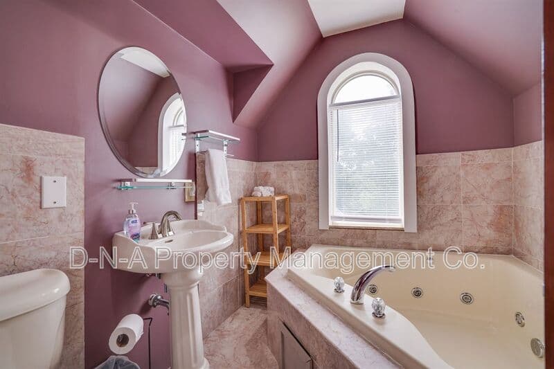 Mount Pocono House: 133 Montanesca Road
