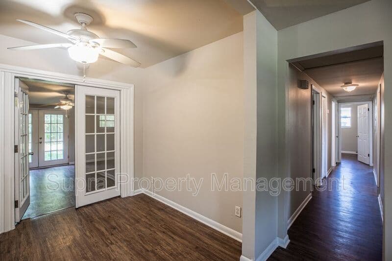 Jacksonville House: 6722 Frye Ave