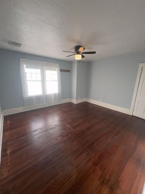 Stroudsburg House: 528 Lindbergh Avenue