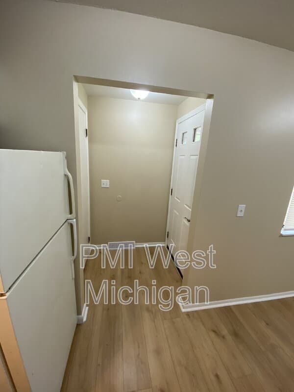 Grand Rapids Townhome: 6081 In The Pines Dr SE