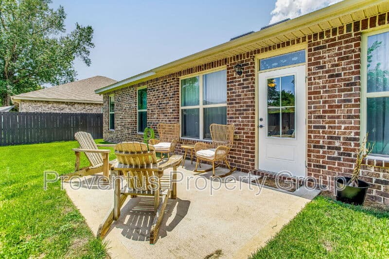 Mary Esther House: 215 Green Dr