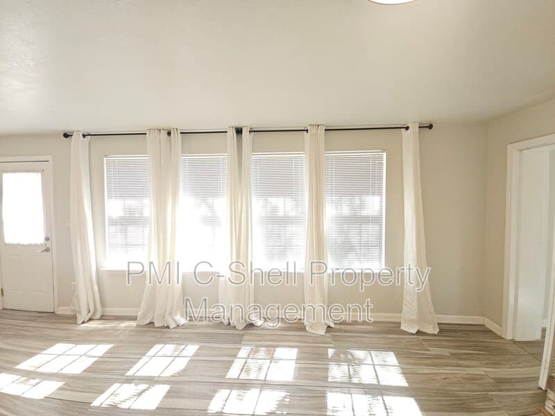 Milton House: 5724 Trout Bayou Cir