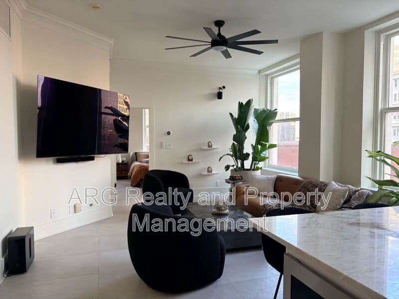 Atlanta House: 57 Forsyth St
