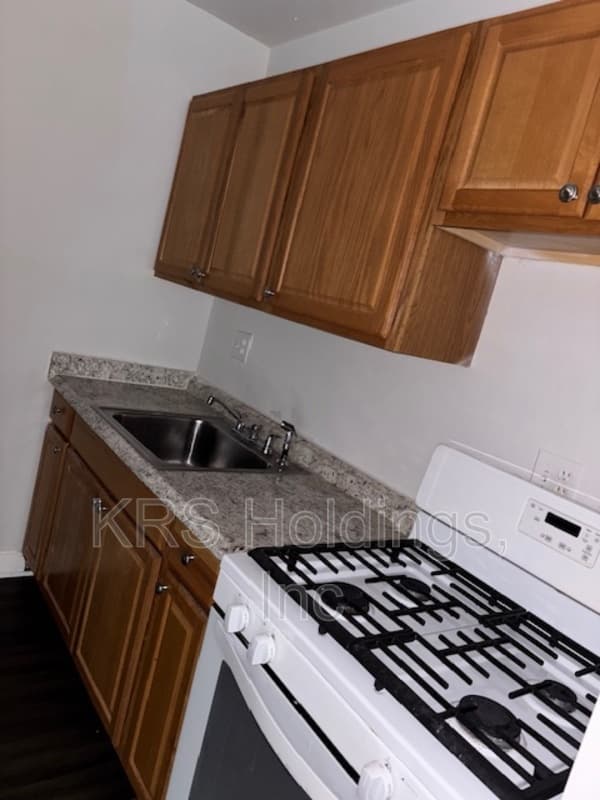 Richmond Condo: 800 Brook Hill Rd