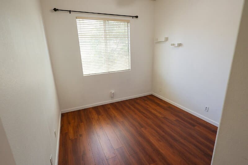 Long Beach House: 2942 Claremore Ln