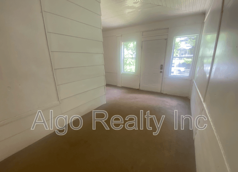 Minneapolis House: 2117 Illion Ave N