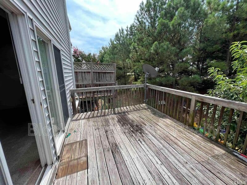 Morrisville House: 206 Great Ridge Court