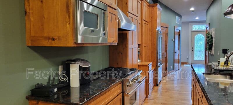 North Mankato Condo: 237 1/2 Belgrade Ave