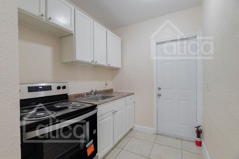 West Palm Beach Condo: 1001 Henrietta Ave