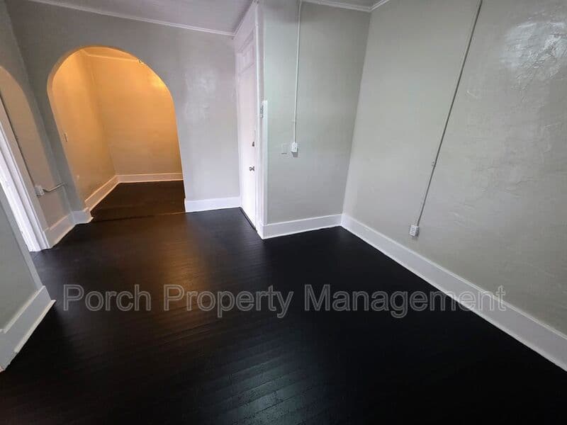 Pensacola Condo: 320 N Barcelona St