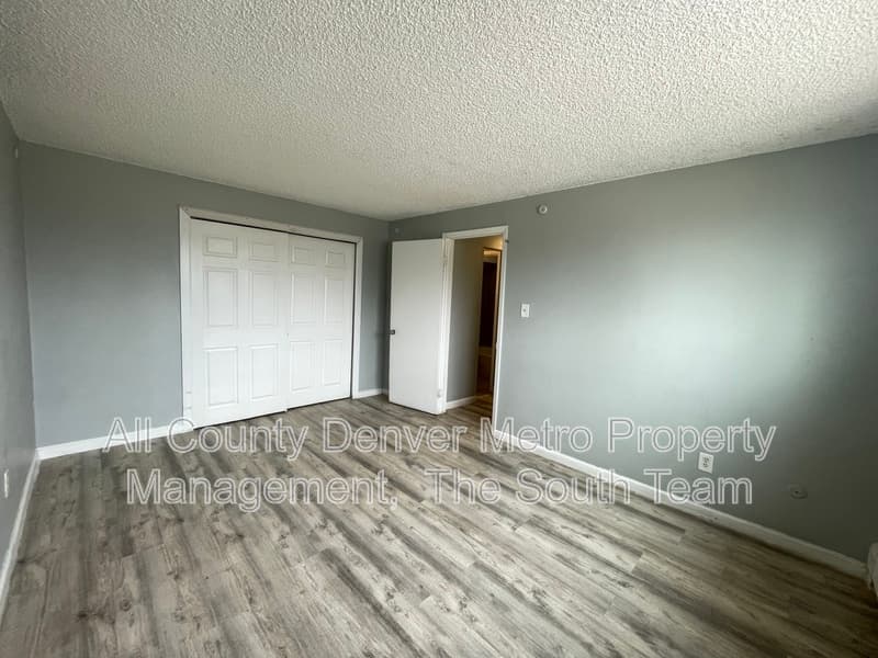 Aurora Condo: 1676 Hanover St