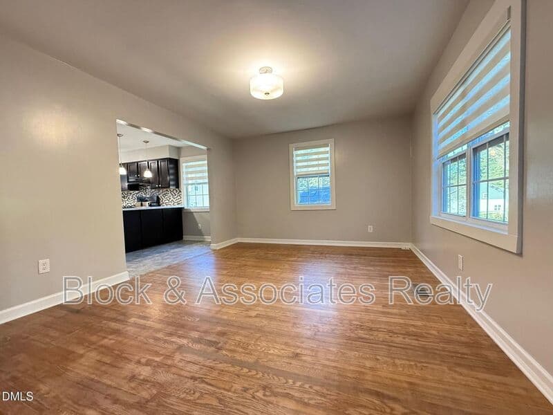 Raleigh House: 5215 Vann Street