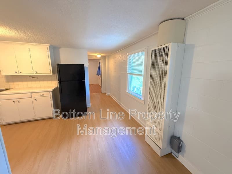 Cherryville Condo: 301 Vivian St