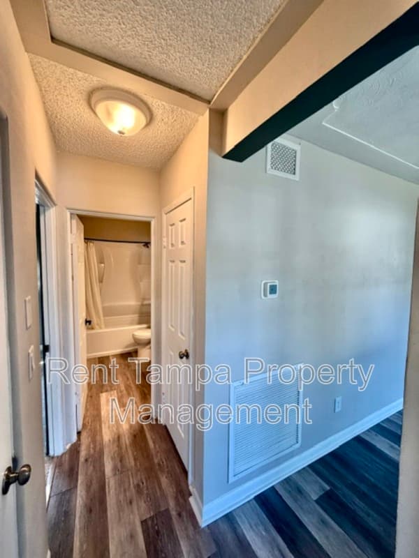 St. Petersburg House: 1635 40th Street South