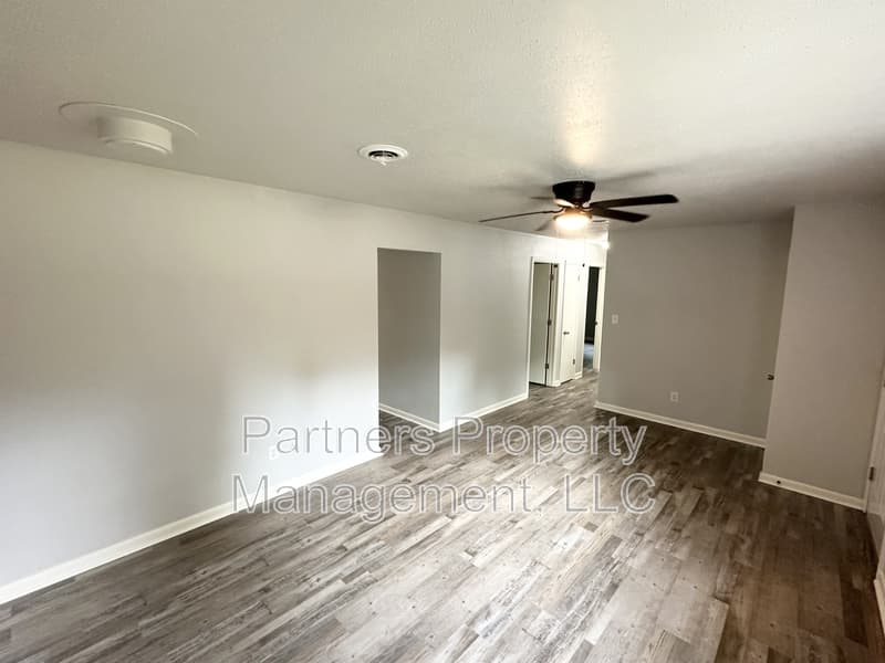 Springdale House: 2409 Cottonwood Place