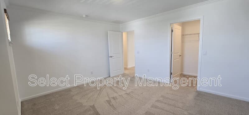 Fort Wayne House: 1396 Livingston Lakes Way