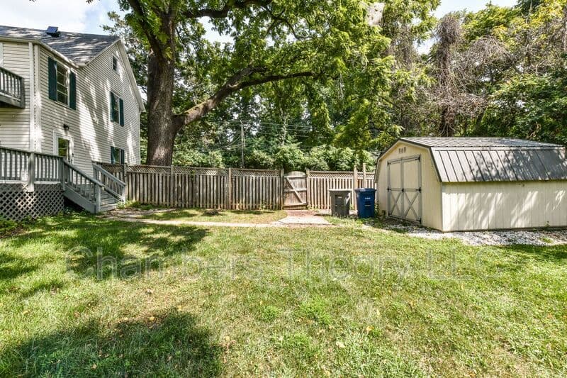 Dunn Loring House: 2415 Sandburg St