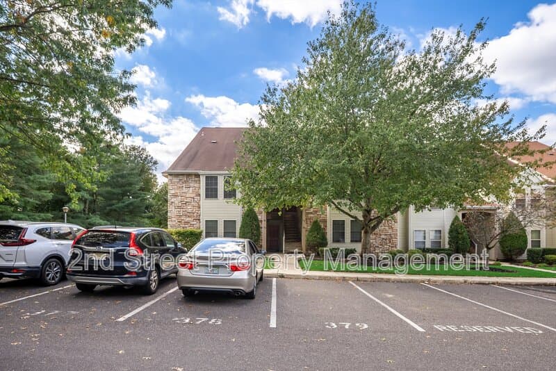 Cherry Hill Condo: 377 Tavistock - 1