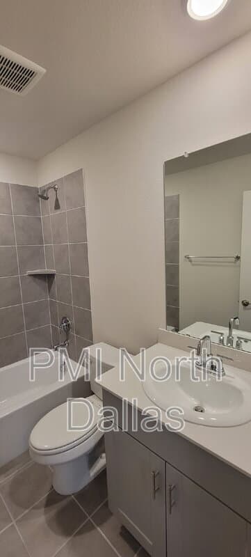 Fort Worth House: 2633 Oneida Lane