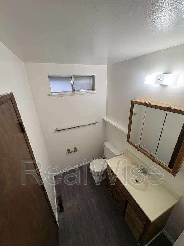 Sutherlin House: 231 Hawthorne St