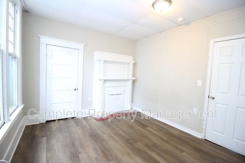 Birmingham House: 524 Fulton Avenue Southwest