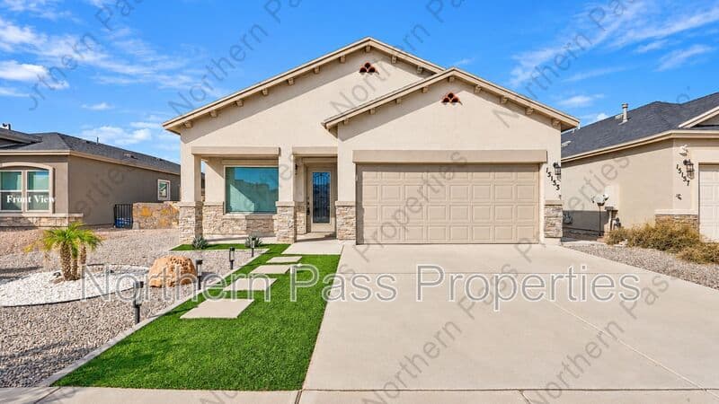 El Paso House: 15153 Composition