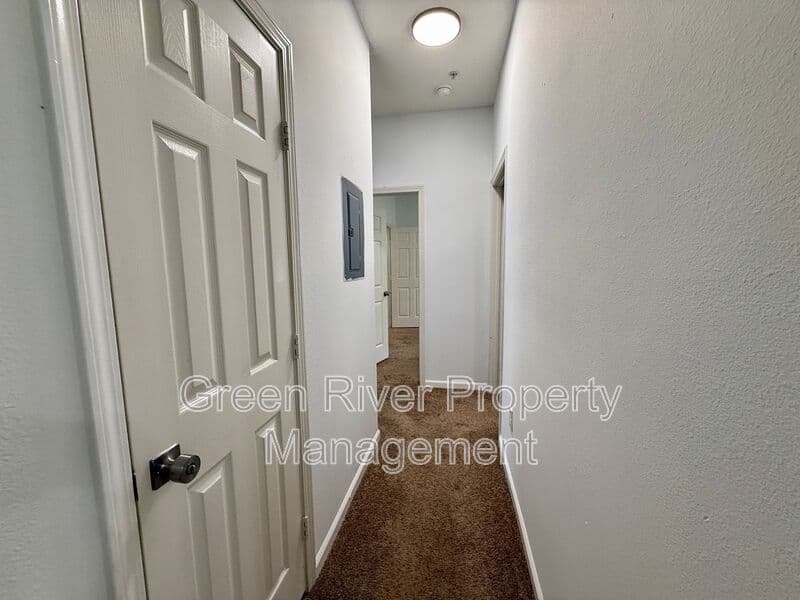 Jacksonville House: 10550 Baymeadows Road