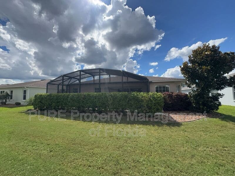 Ocala House: 15939 SW 14th Avenue Rd