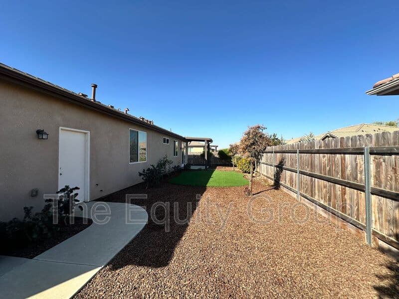Visalia House: 4520 W. Flagstaff Ave