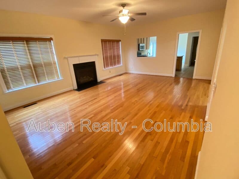 Lexington House: 105 Ridge Top Rd