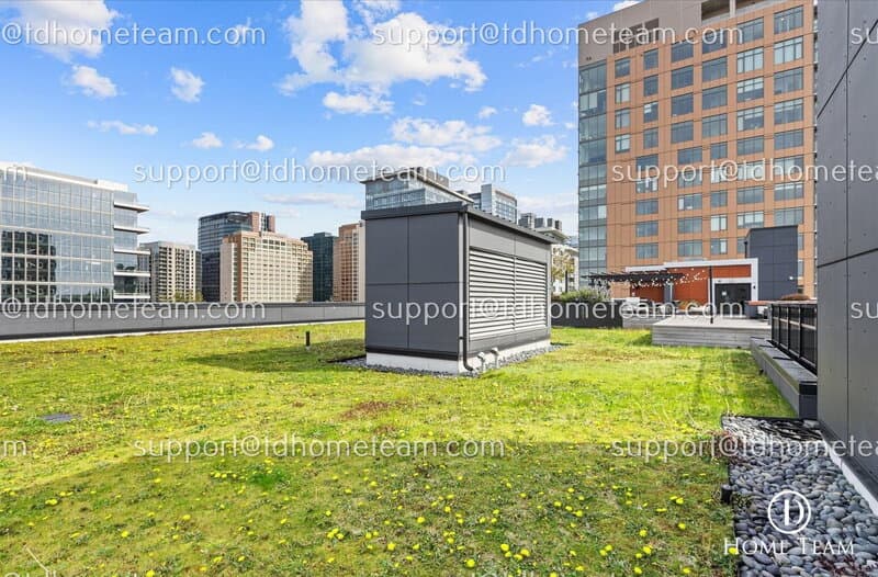 Bellevue Condo: 1085 103rd Ave NE