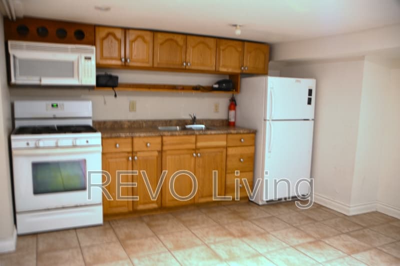 St Catharines House: 7 Centre St8