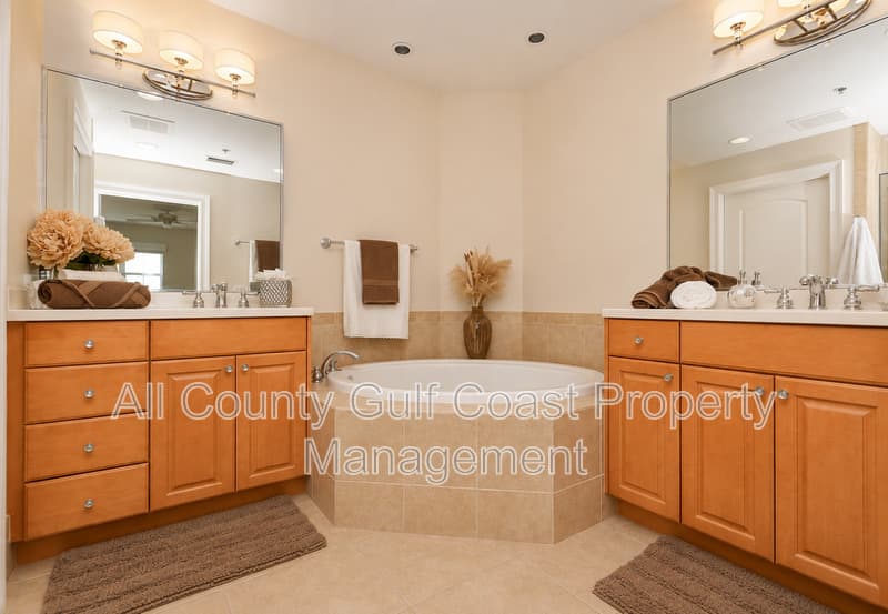Palmetto House: 611 Riviera Dunes Way