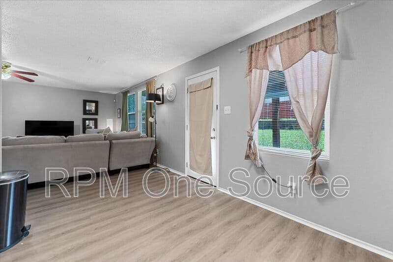 McKinney House: 5401 Pandale Valley Drive