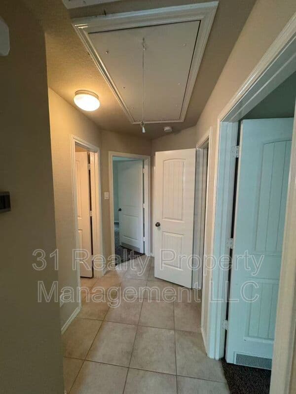 Houston House: 3411 Atherton Ridge Lane