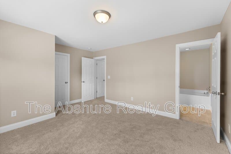 Holly Springs House: 517 Texanna Way