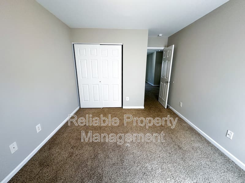 Clayton House: 136 Smart Ct