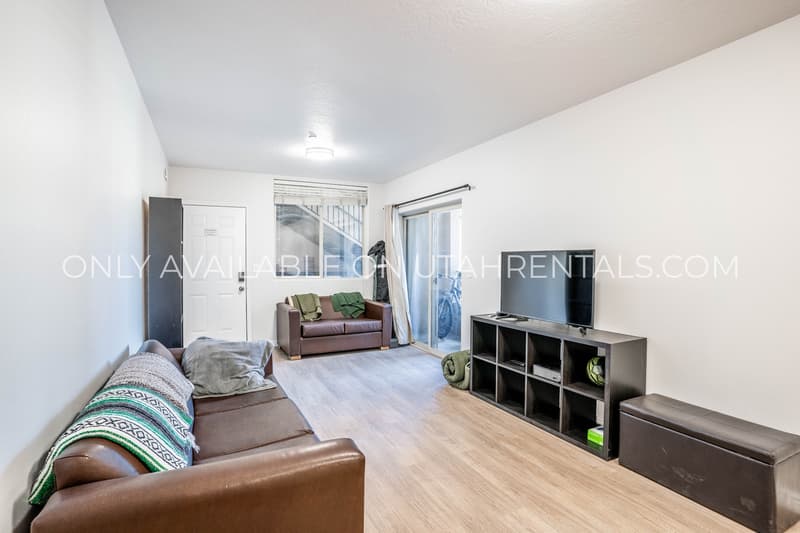 Provo House: 884 E 700 N