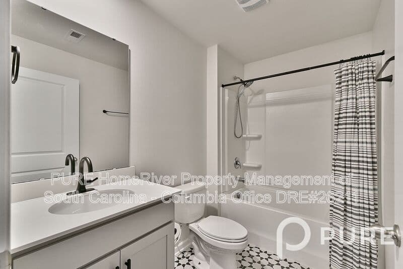 Lugoff House: 173 Rippling Way