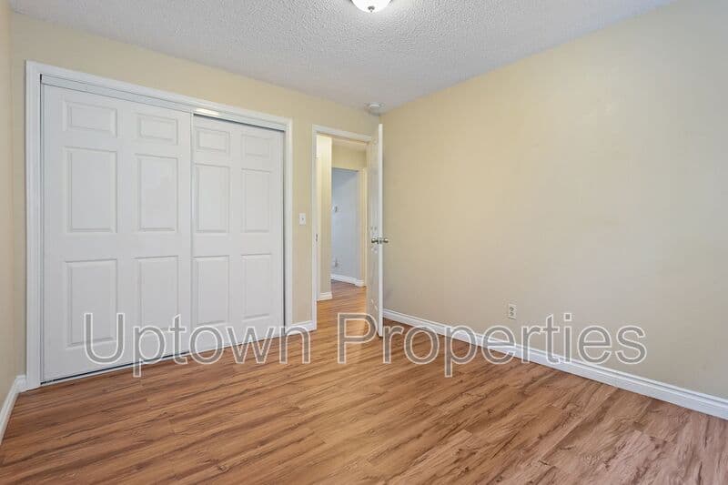 Portland House: 4633 SW Huber St