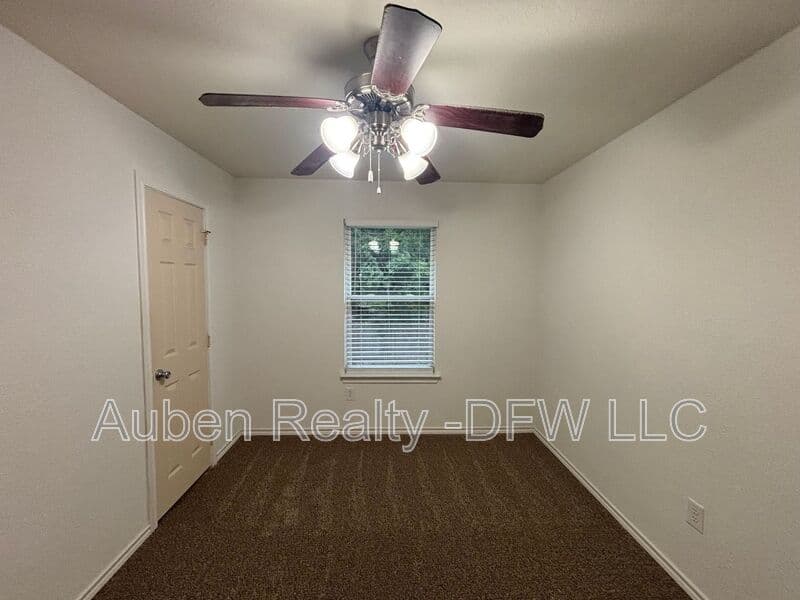 Princeton House: 909 Parkplace Ridge