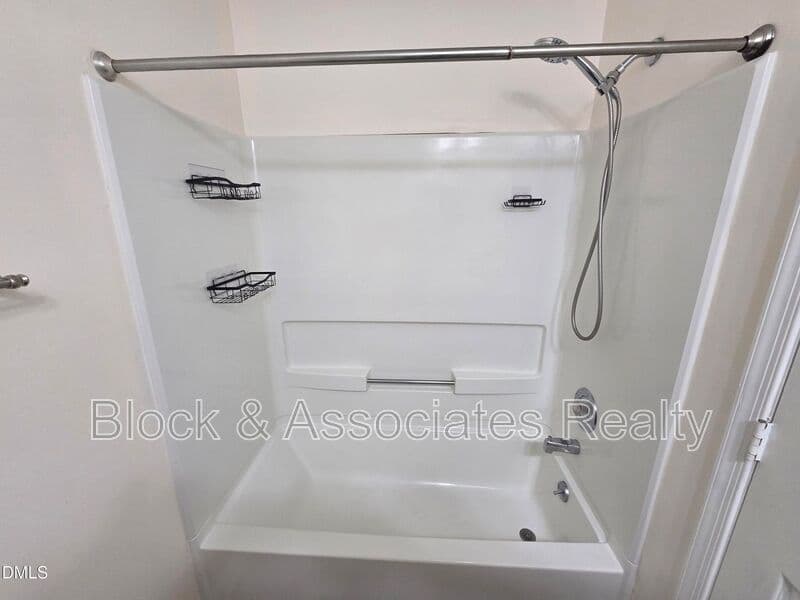 Raleigh Condo: 2011 Quaker Lndg