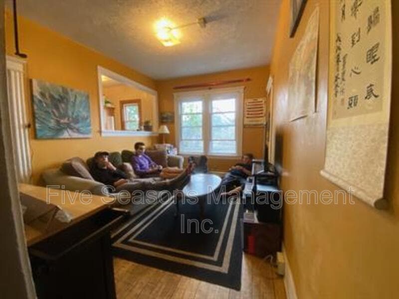 Burlington Condo: 8 Greene St - 5